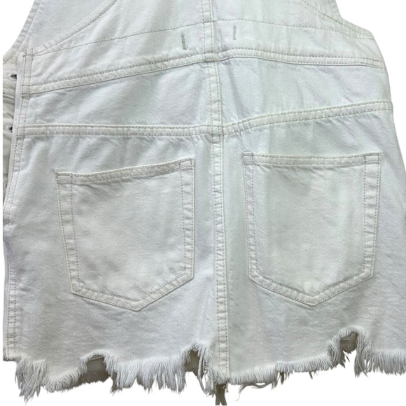 Free People - Women’s Overalls Dress ’Torn Up Jumper’ Distressed - White, Size 0 - Picture 12 of 17